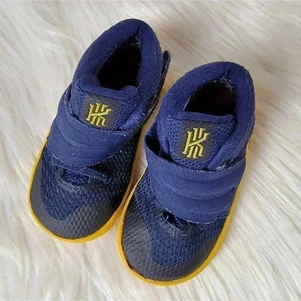 Nike Kyrie 2 TD Cavs - 6C - Picture 3 of 7
